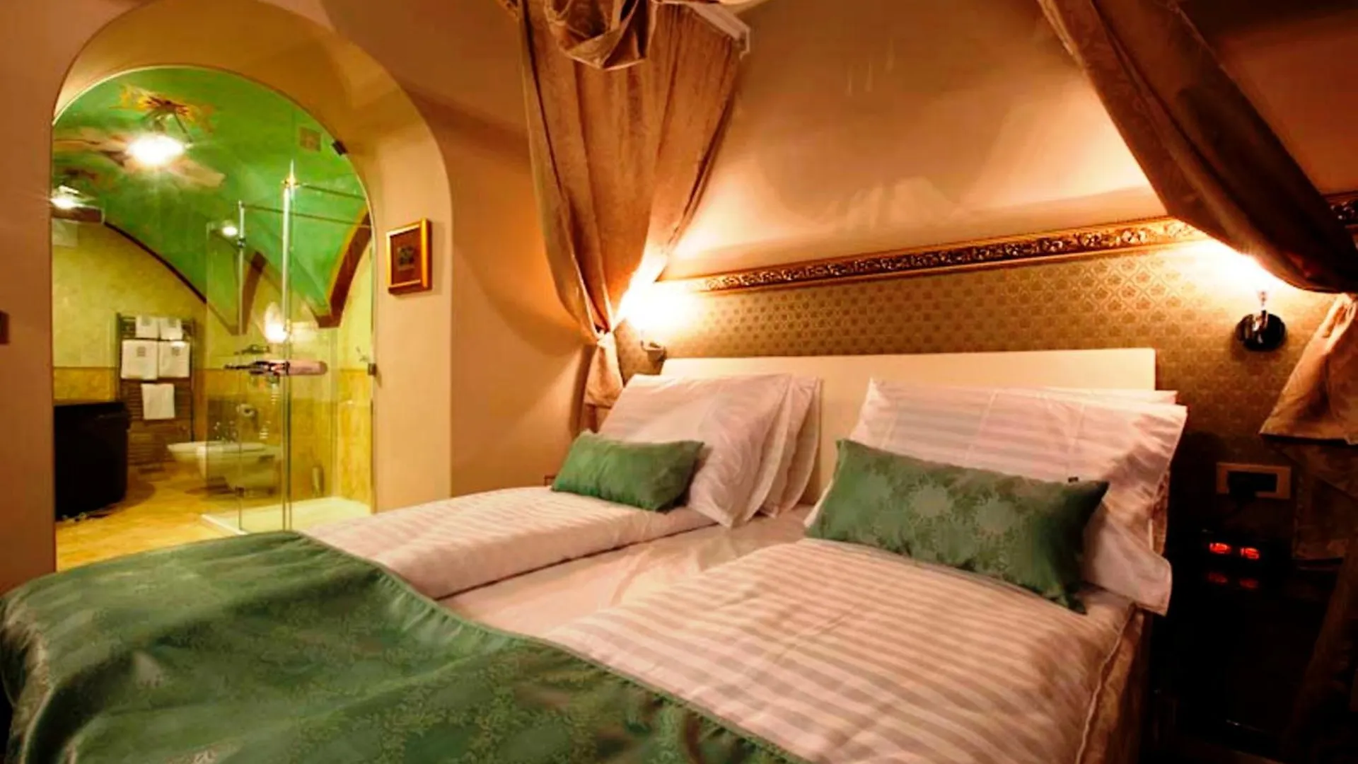Hotel Actum Kranj 4*,