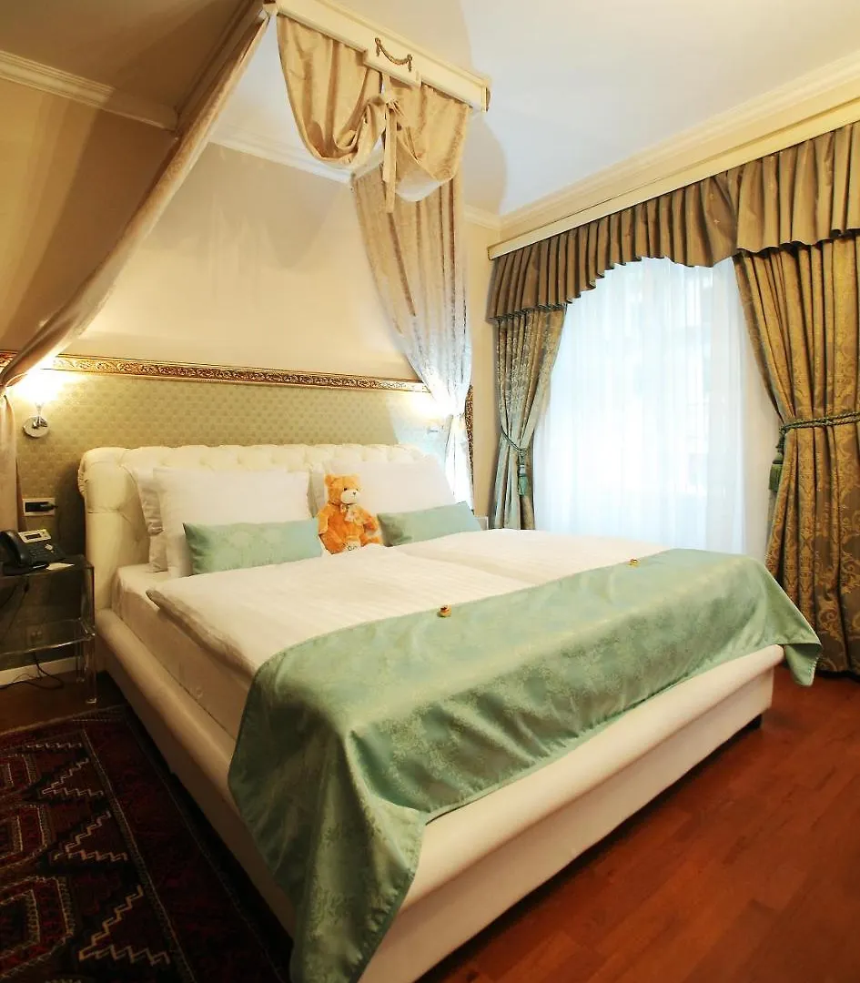Hotel Actum كراني 4*,